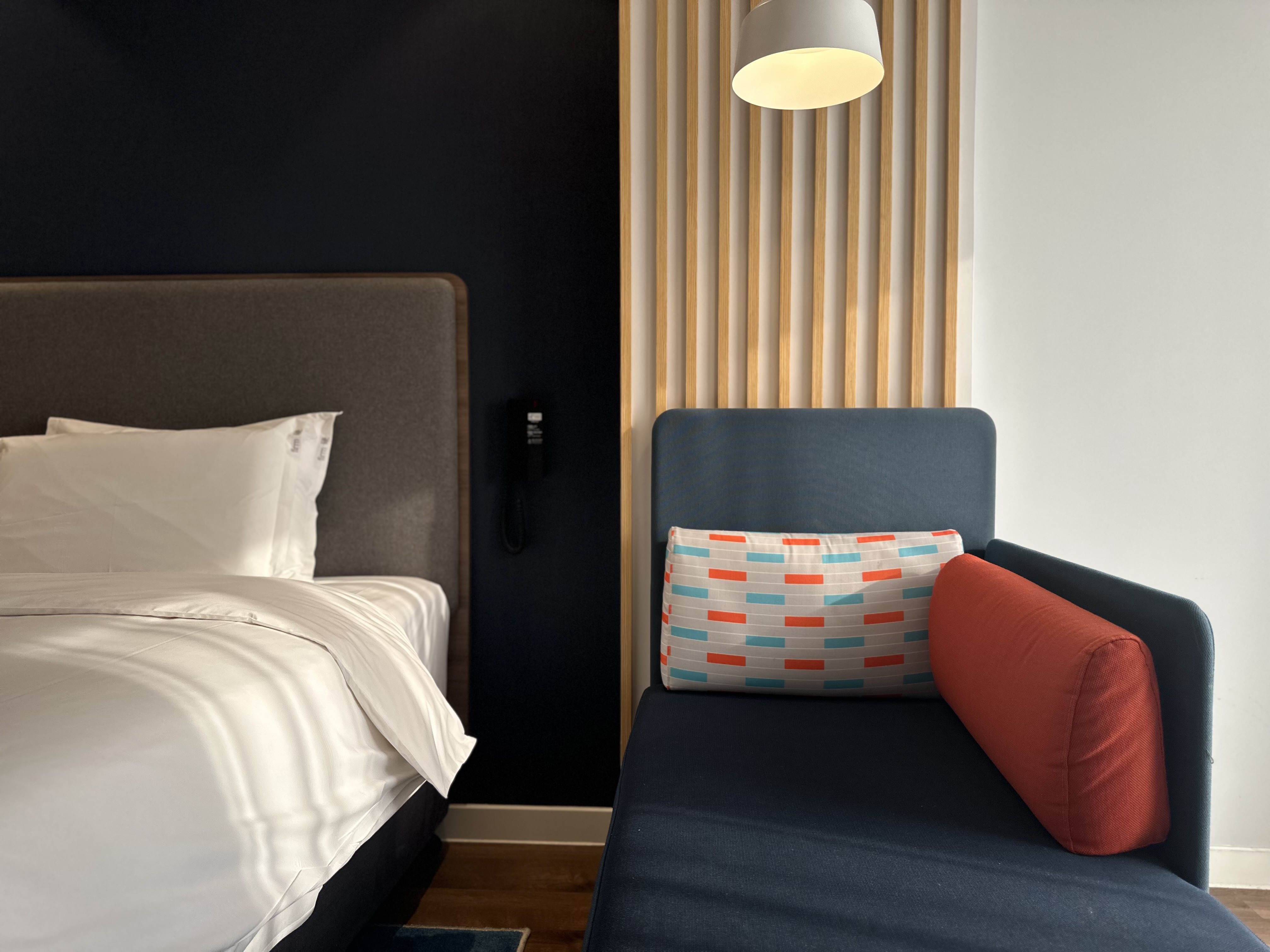 舒适大床房[落地窗]