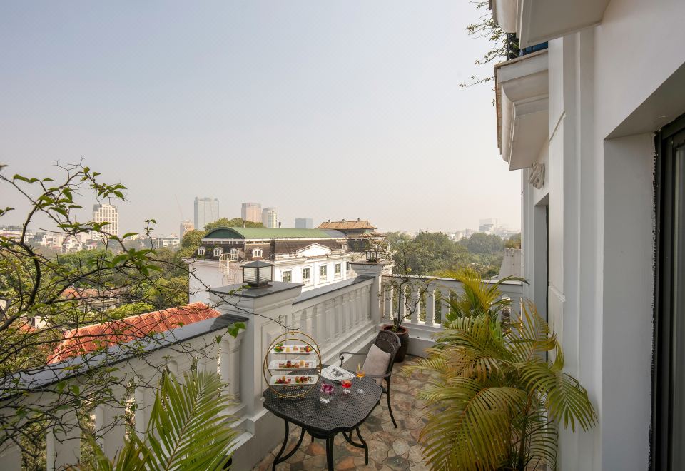 The Oriental Jade HotelThe Oriental Jade Suite With Terrace