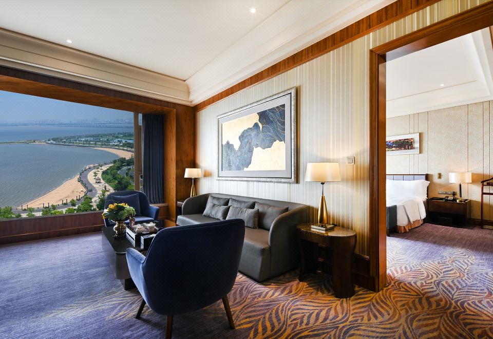 Chateau Star River QingdaoExecutive Sea-view Suite