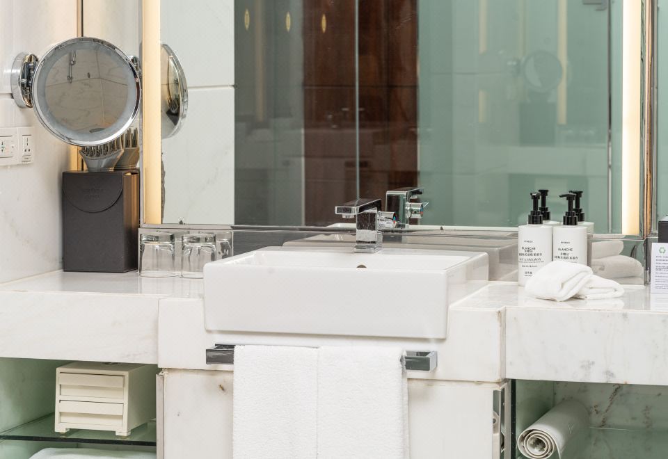 InterContinental NanjingSuperior King Room