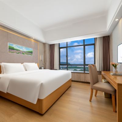 豪華大床房-（城市山景+深睡好眠+55寸4K電視） 麗楓酒店（珠海斗門店）優惠