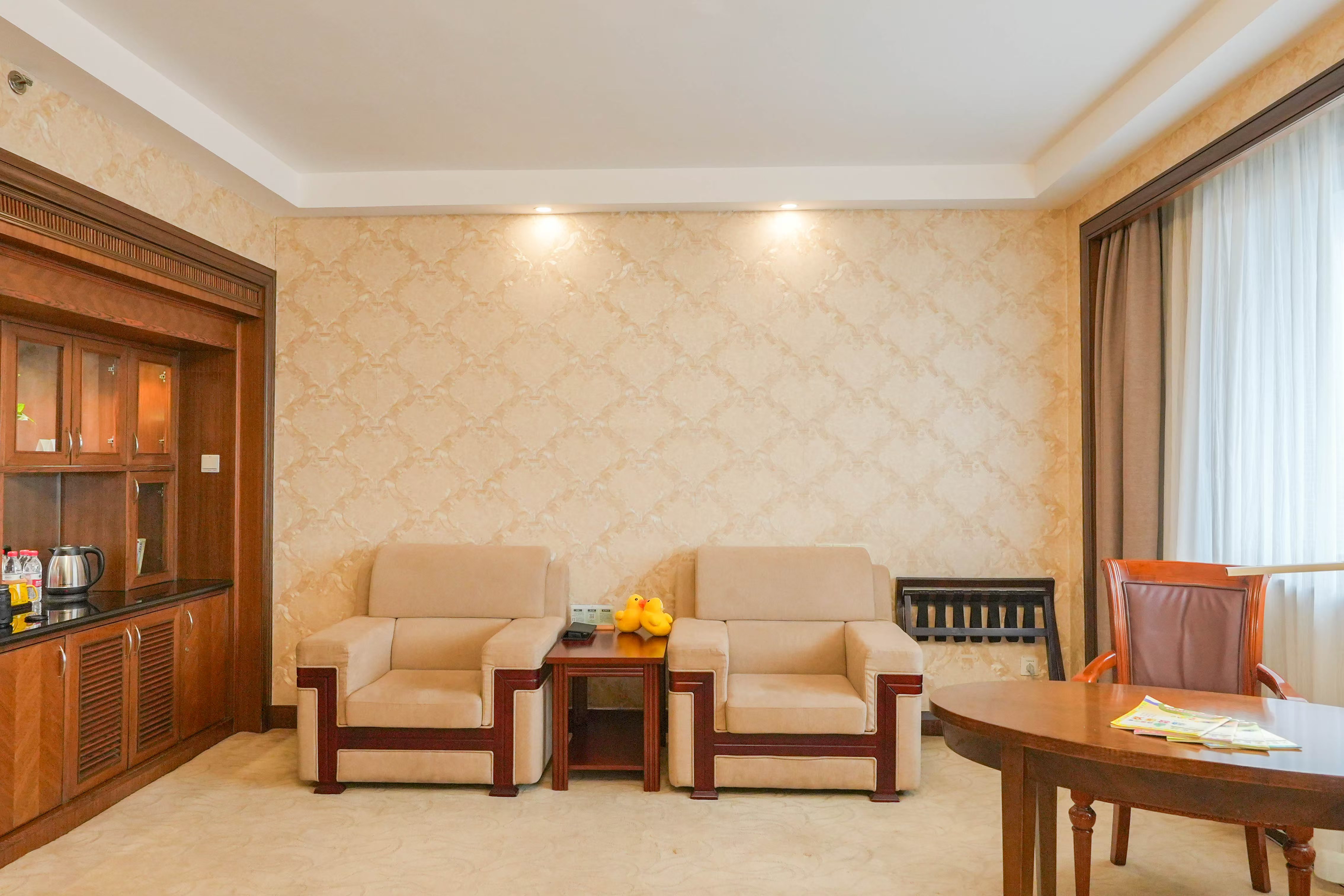 小黄鸭主题亲子房