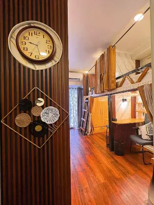 Cozy Condo Bed Space | Secure Cabinets + Wi-Fi/Parking + Full Appliances Hotels in 