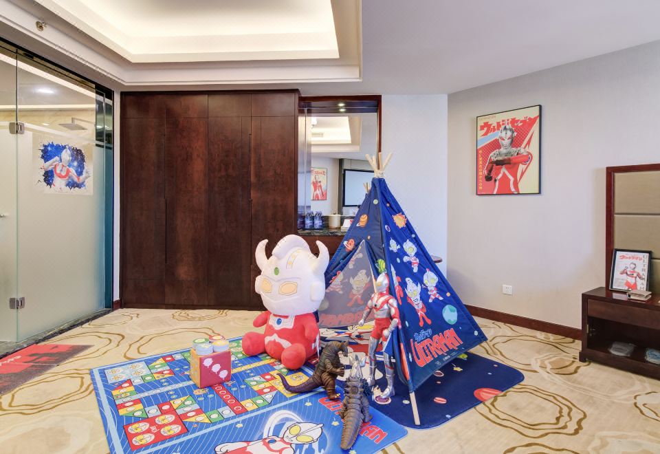 奧特曼親子房（小冰箱+浴缸）