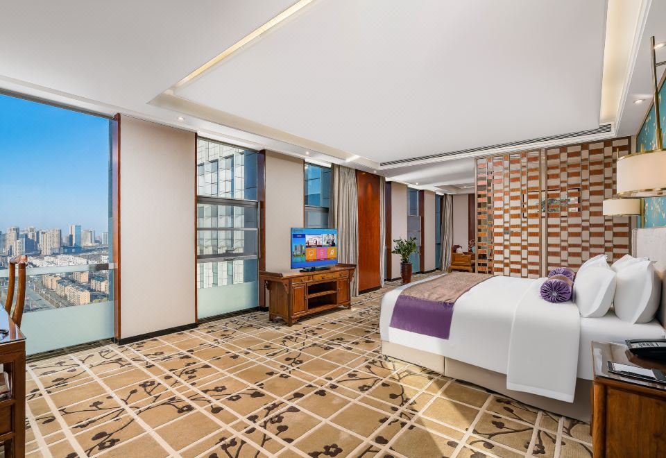 雍貴套房（大空間+特大床+紅木傢俱+會客區）