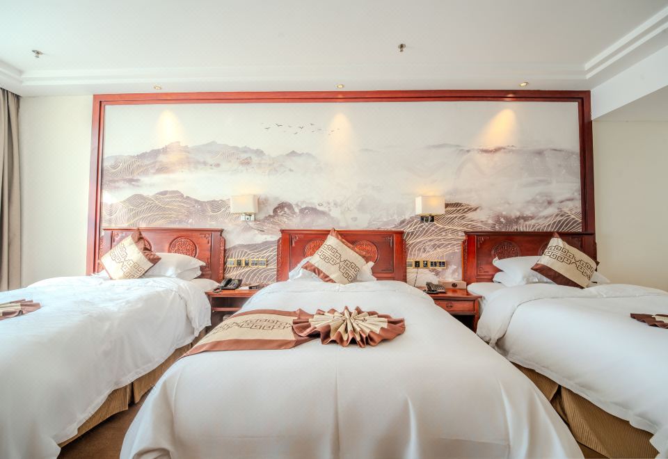 Huashan Hot Spring International HotelElegant 3-bed Room