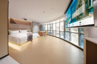 Luhe Yuelong Hotel