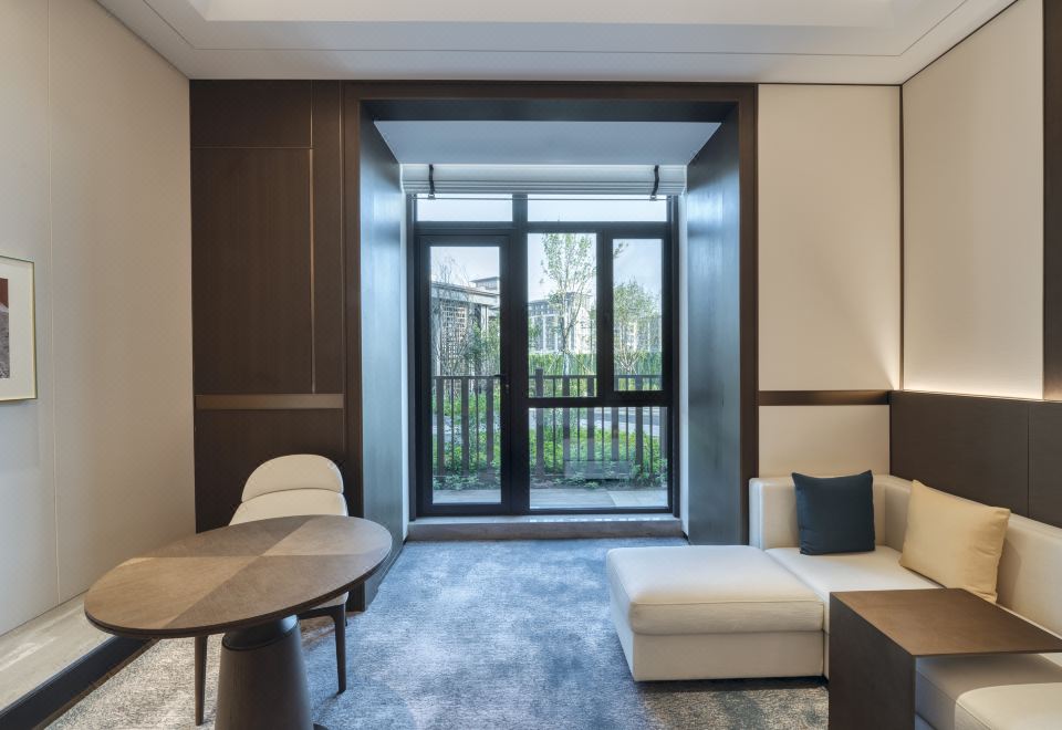 voco XionganDeluxe Queen Room