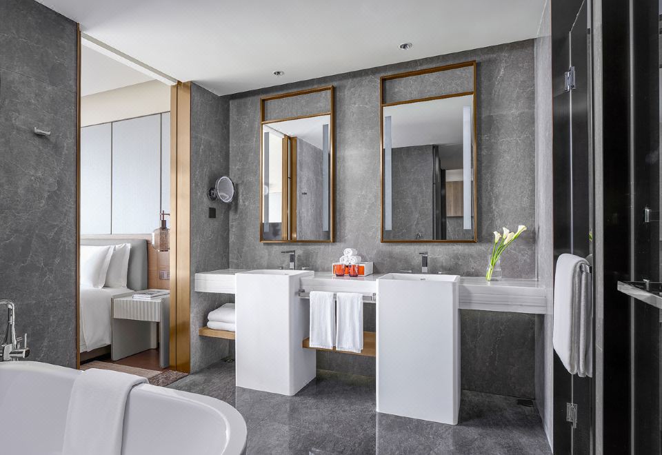 Cordis, XuzhouExecutive City-view Queen Room