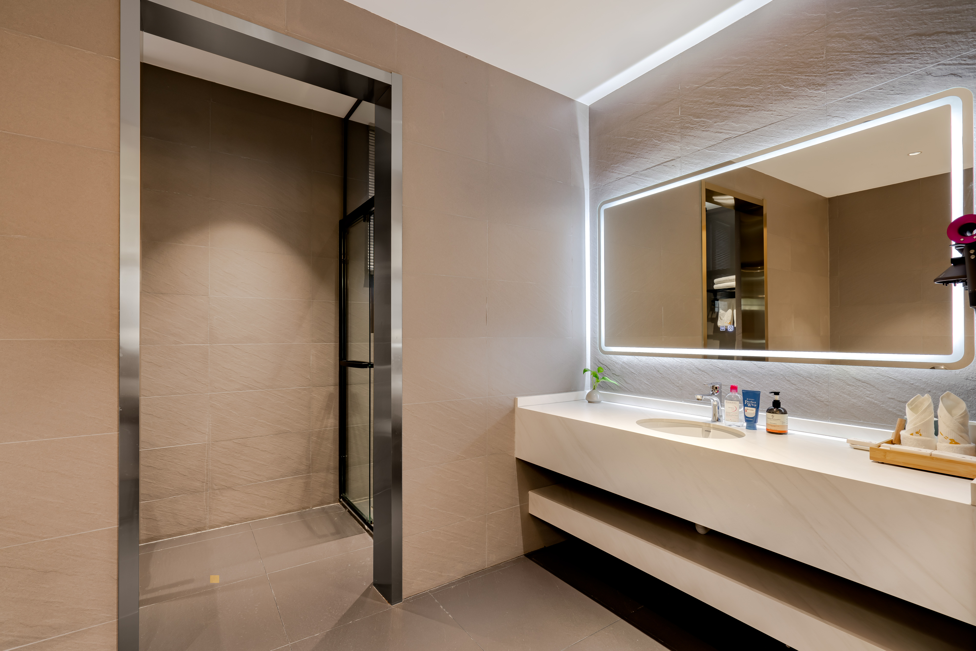 半溪·大床房（全屋暖气+豪华浴缸+戴森吹风机）