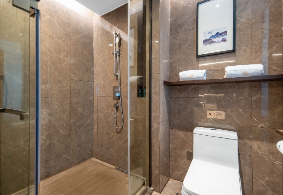 Till Bright HotelGuestroom (Double bed)1