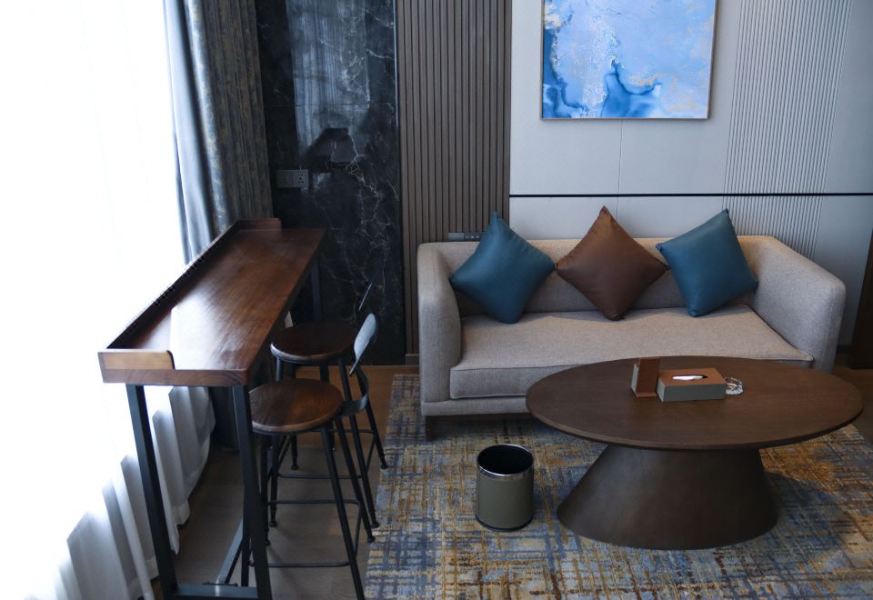 行政复式家庭套房