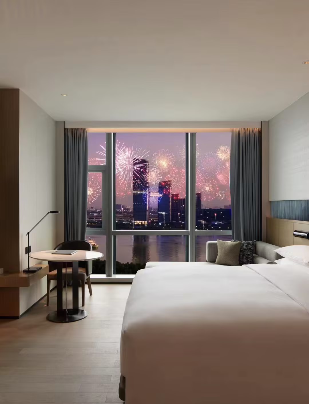 烟花湾景大床房