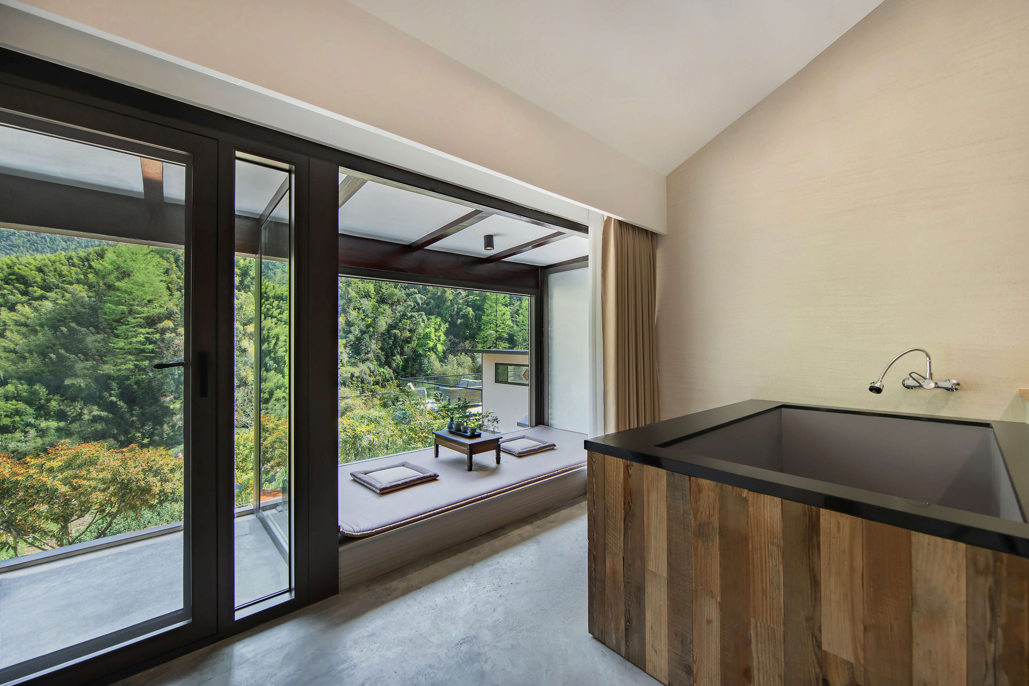 山景木屋家庭房-山景陽台+景觀品茗茶台+私湯泡池