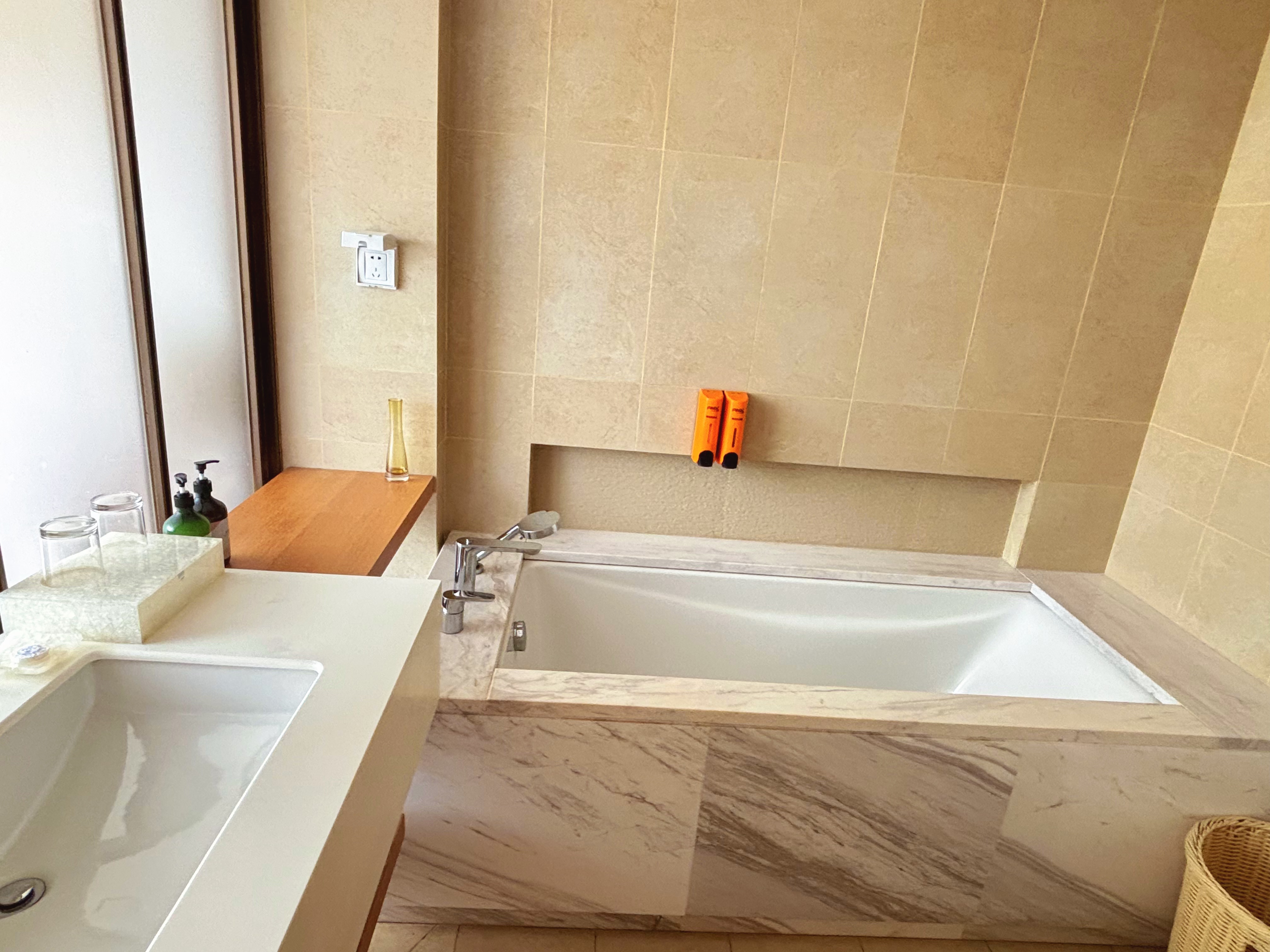 豪华花园三室套房B（花园+麻将机+浴缸）