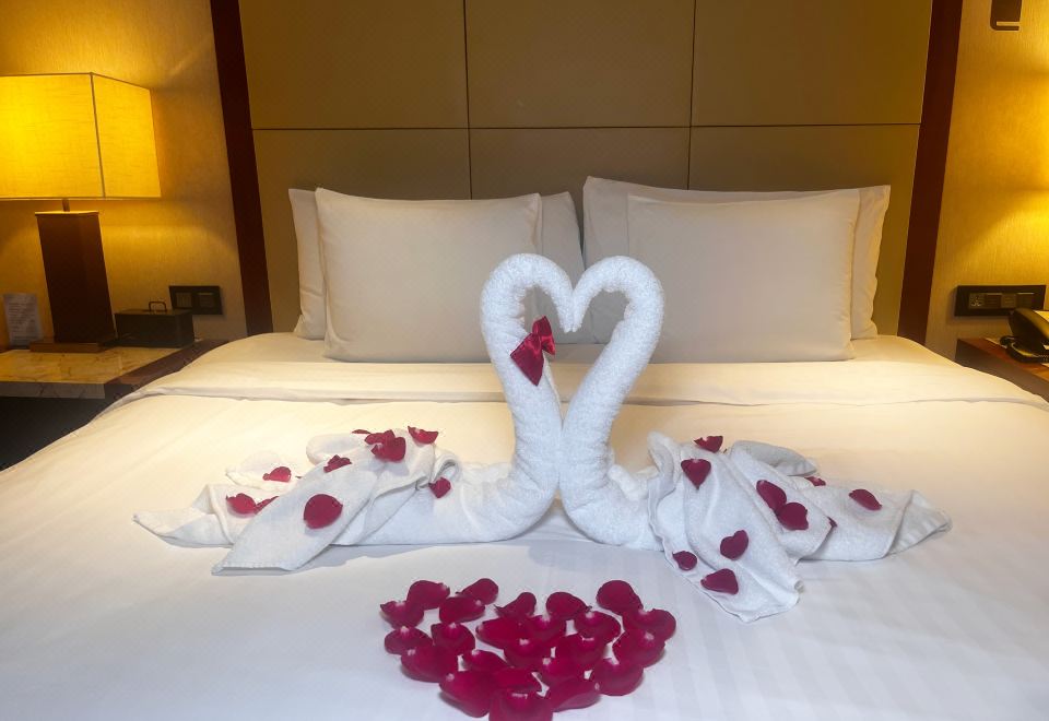 花瓣浴缸大床房