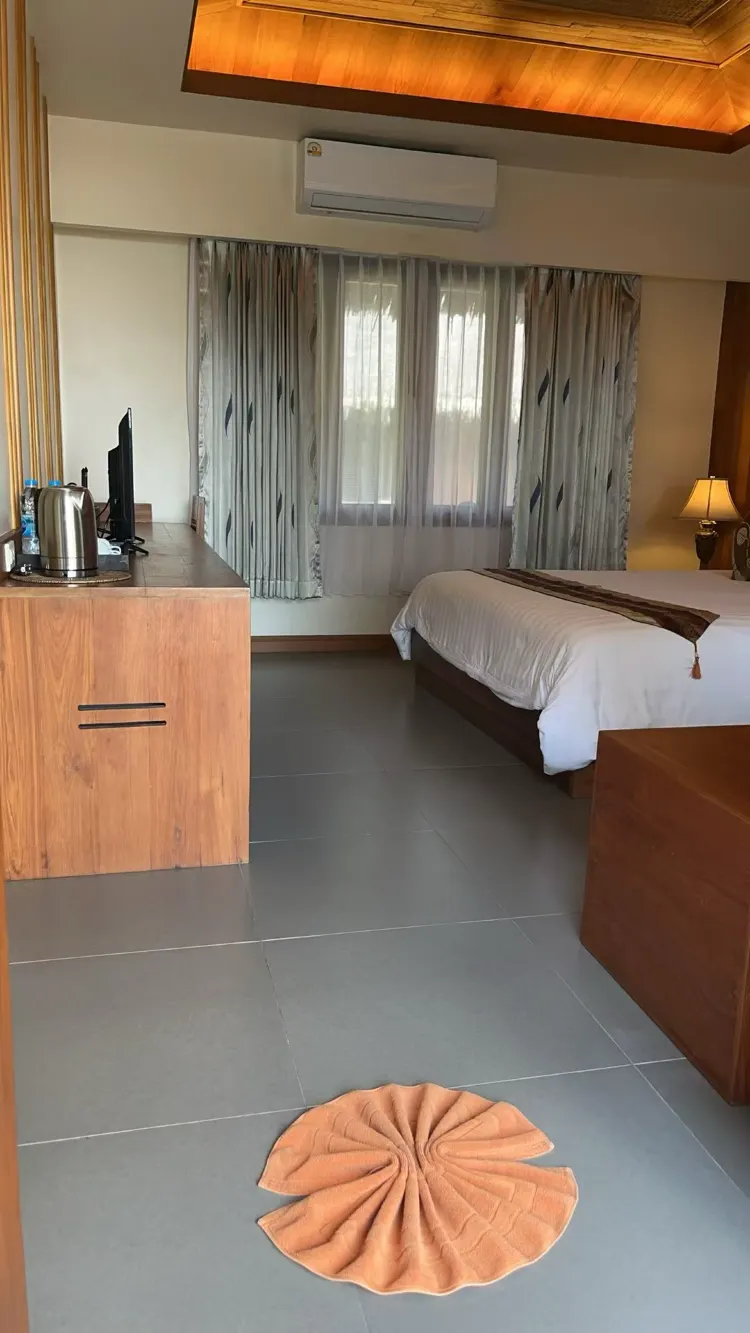Deluxe Bungalow With Sea View & Jaccuzi Bath