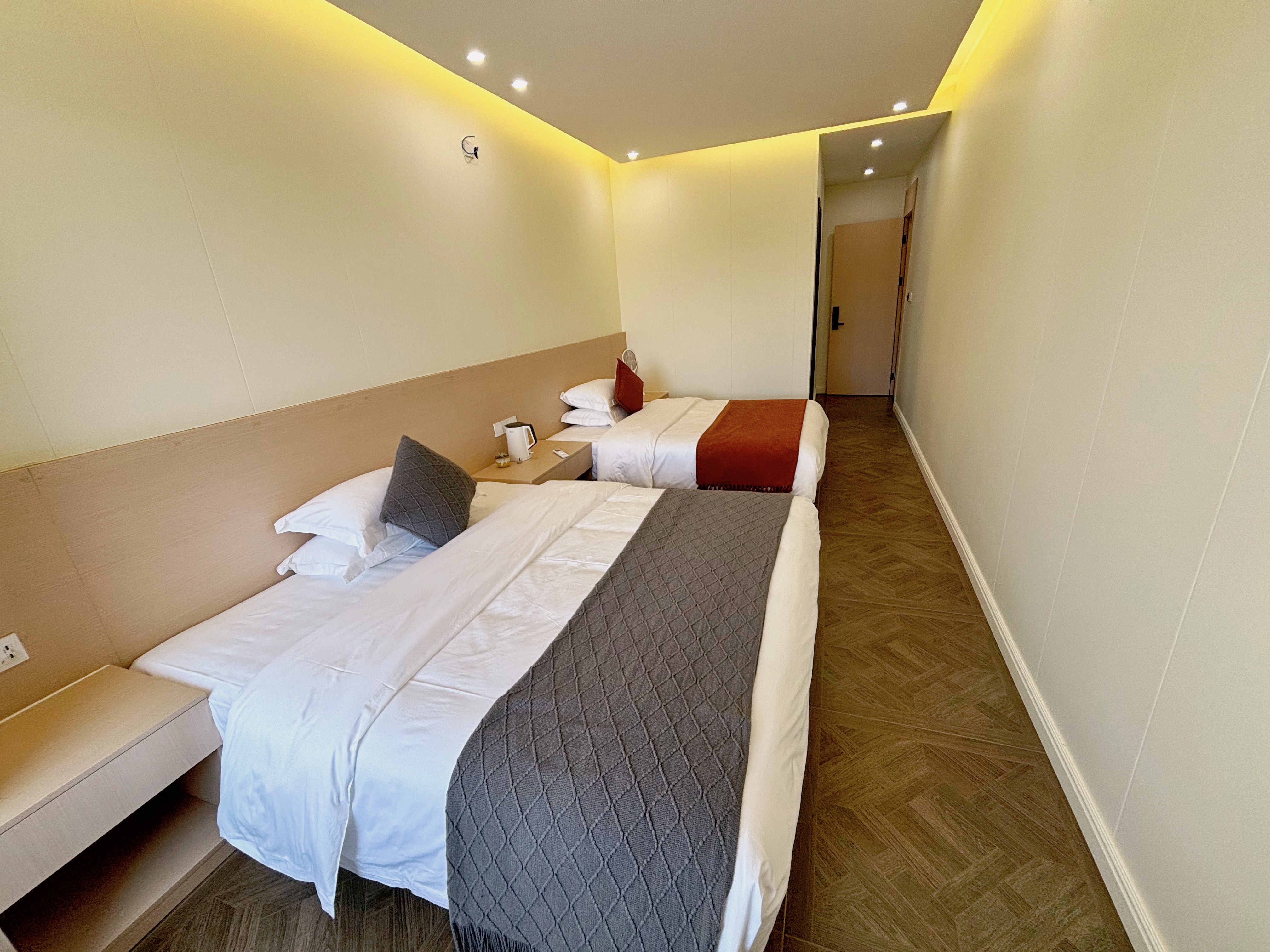 鑫璨-商务双床房