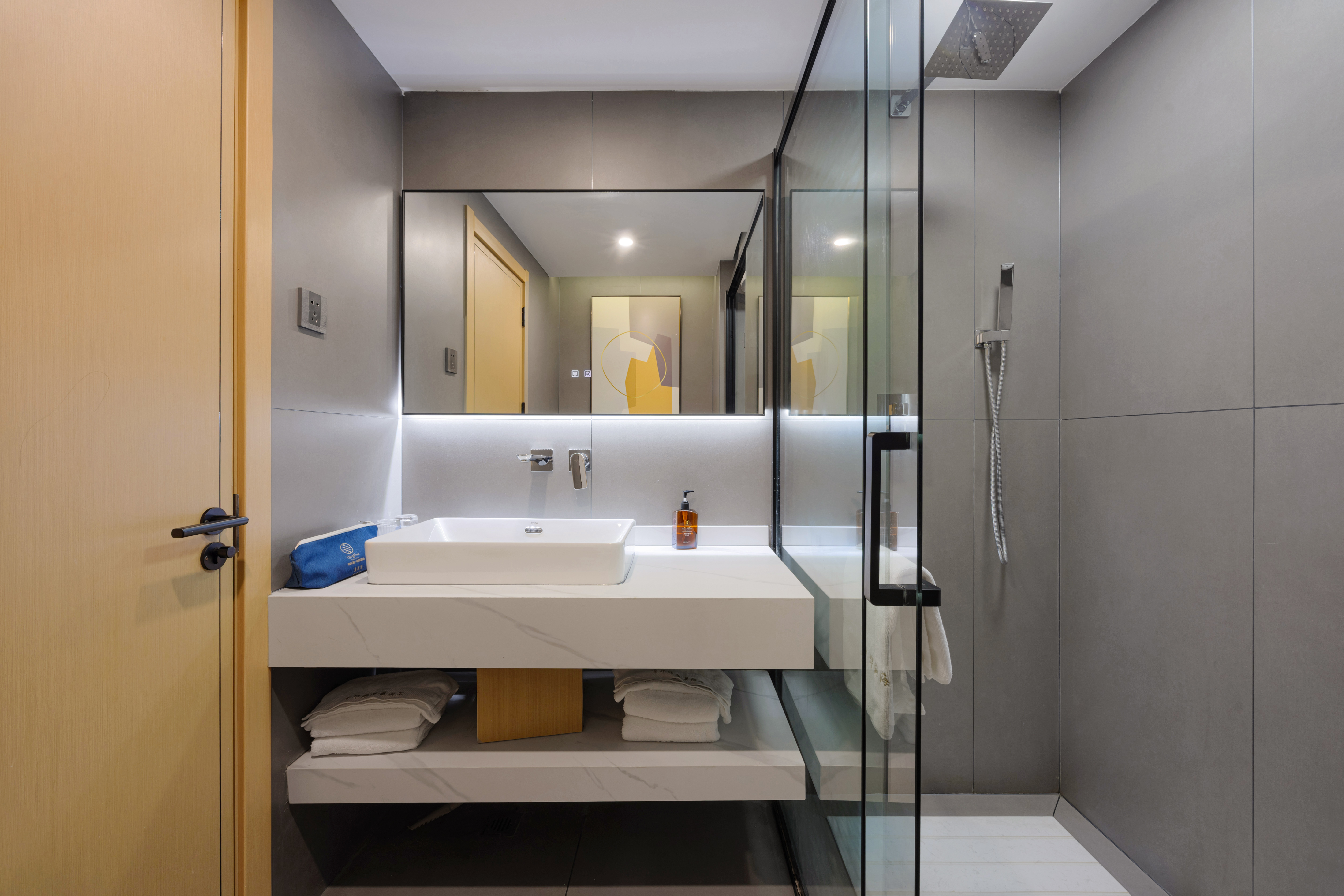 城景大床房（惬意烟火城景+定制静眠床品+智能马桶）