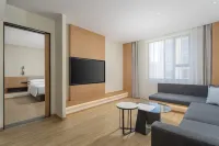 Fairfield by Marriott Yining Hotel(Railway Station & Airport)