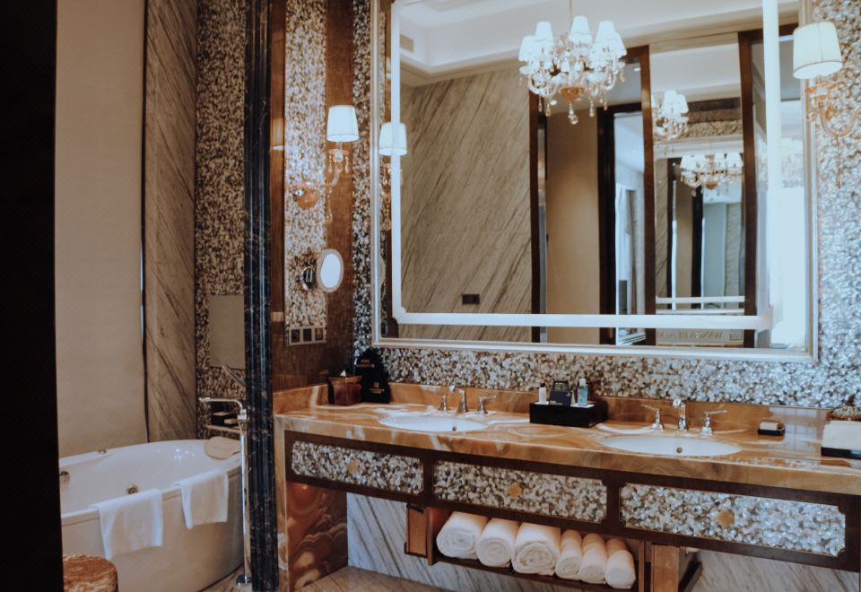 总统套房-独立会客厅-吧枱-超大衣帽间-书房