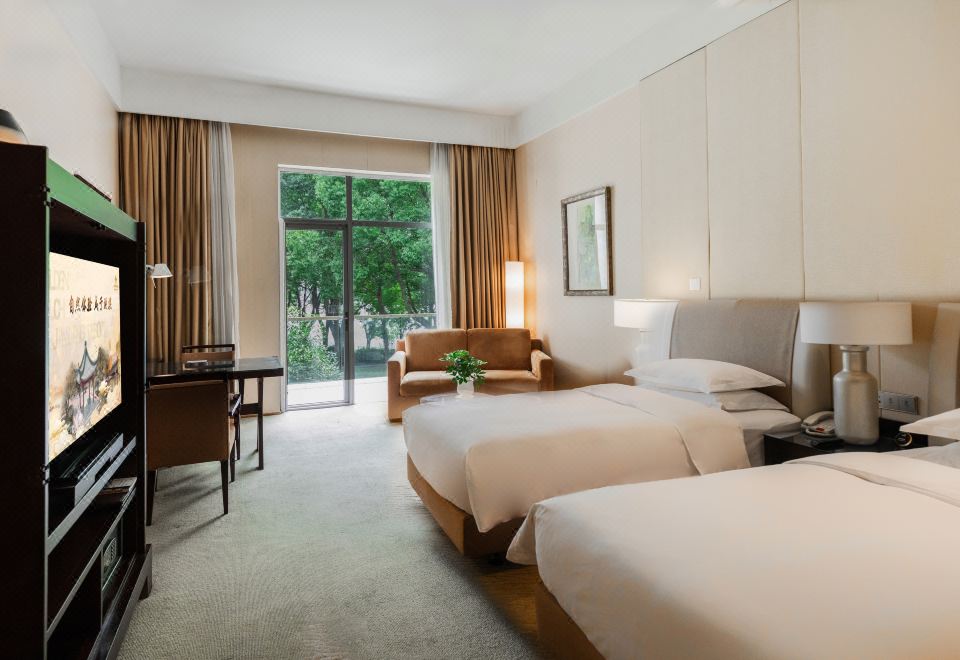 Jinling ResortGuestroom - Garden-View (2 Beds) (Balcony)