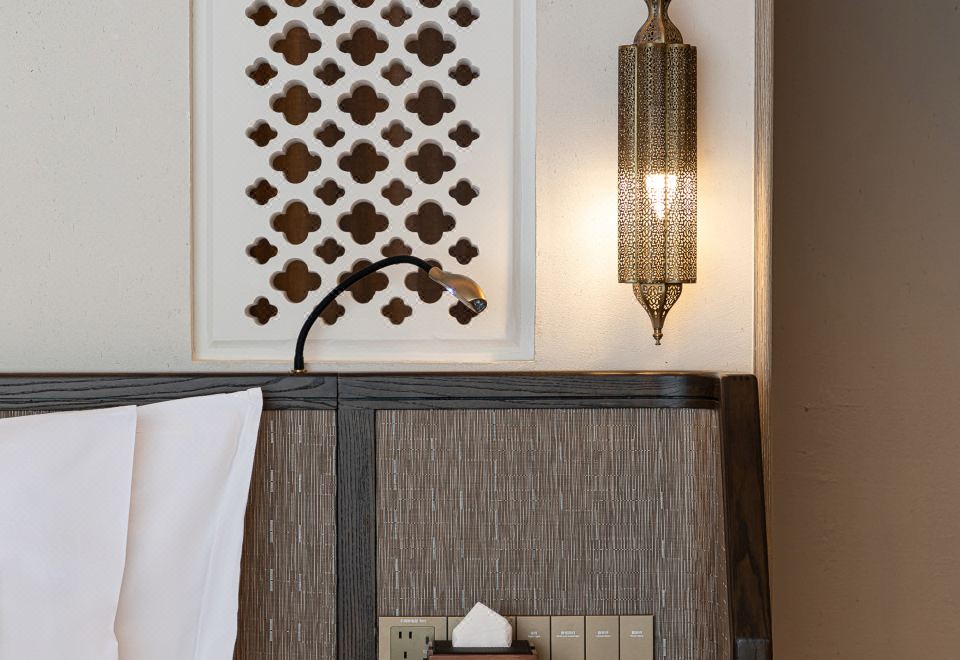 月泉映阁大床房（池畔景+悦碧施洗护用品）