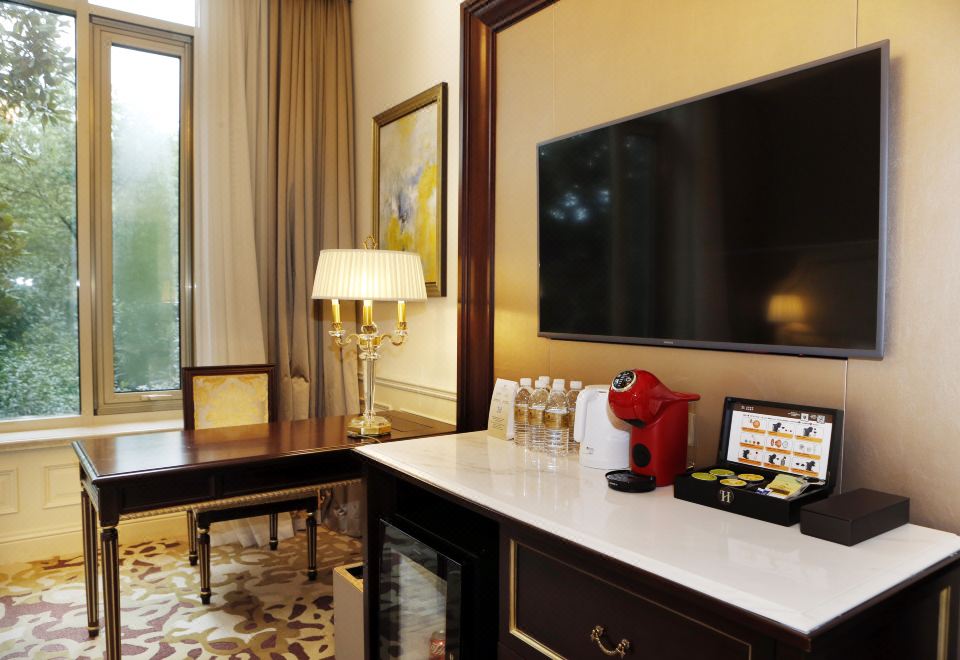 Hongqiao State Guest Hotel ShanghaiClassic 2-bed Room