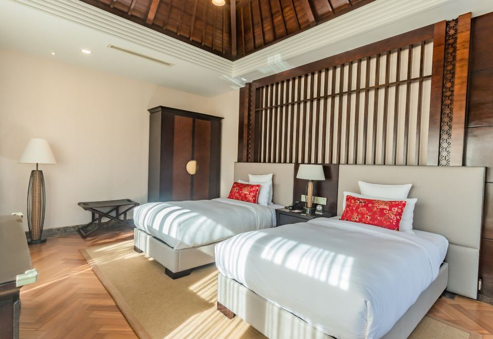 三臥三衞大單泡池6人別墅