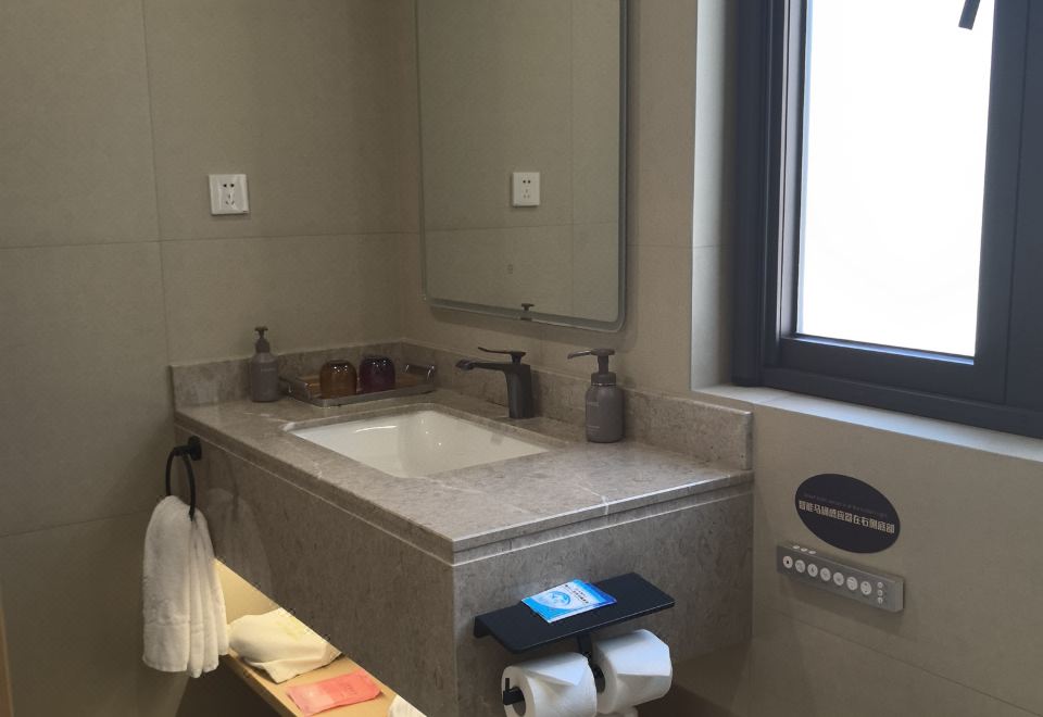 阳光园景双卧套房