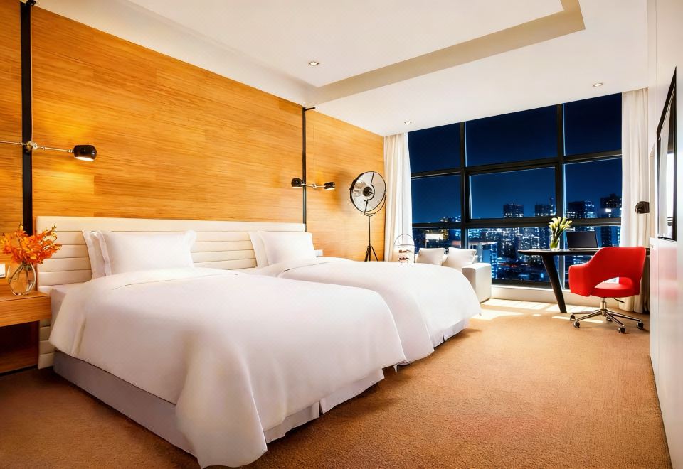 豪华双床房『休闲办公桌椅+小冰箱』