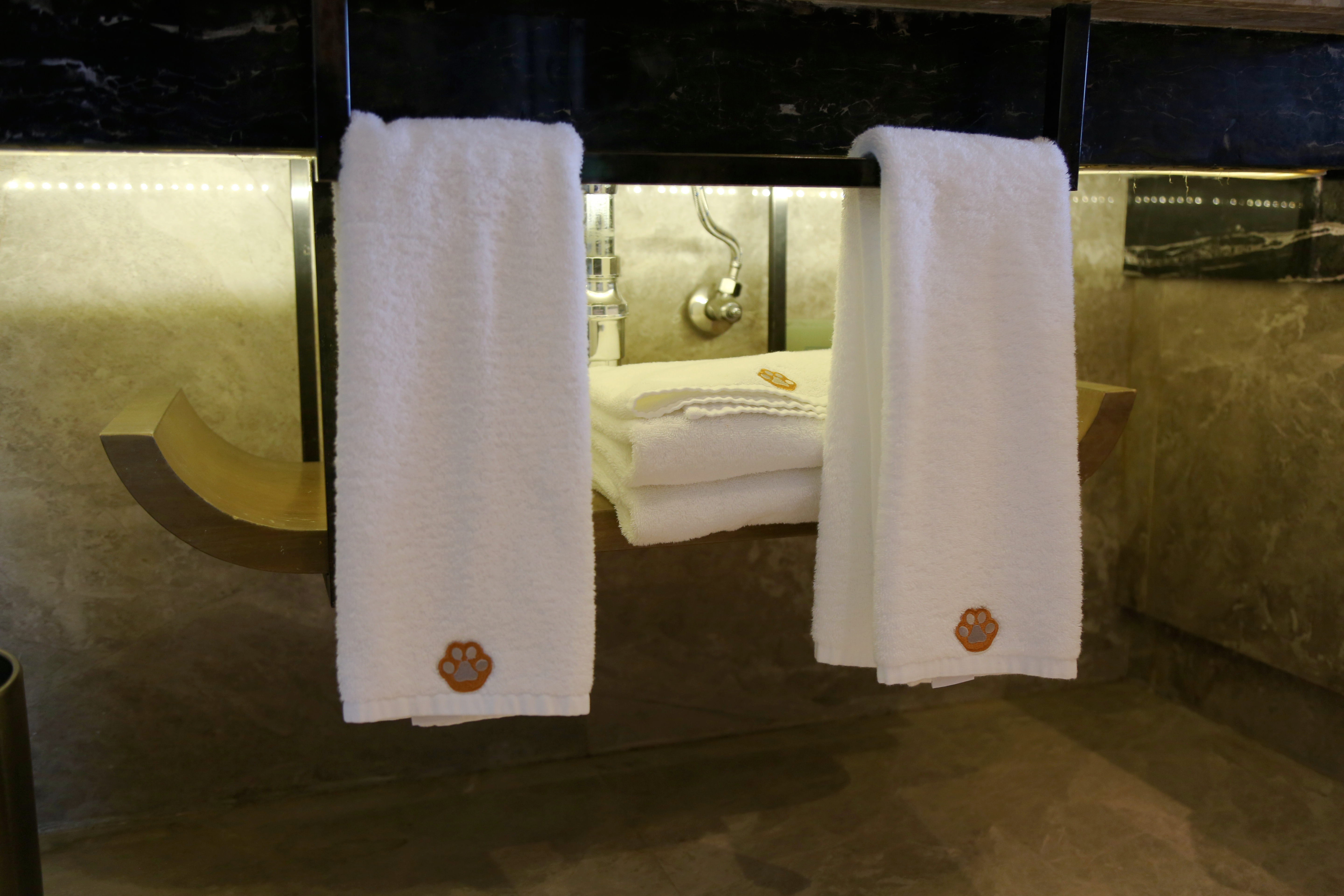 萌寵友好大床房（萌寵窩墊+玩具+食盆+溜寵物件）