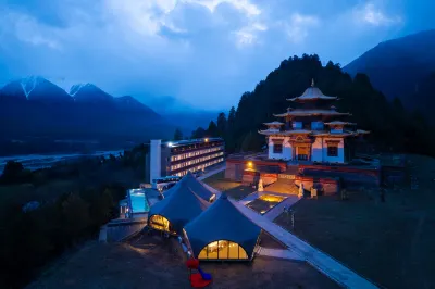 See Wild·YS  Galang Palace Retreat Hotel di 