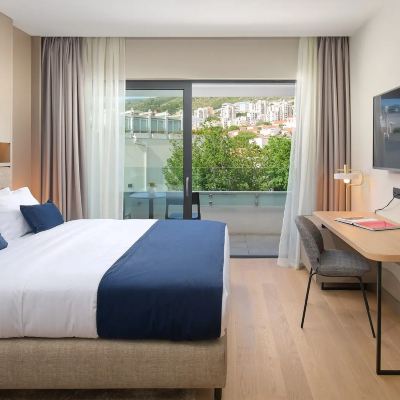 Superior Double Room with Balcony Porto Promo Code