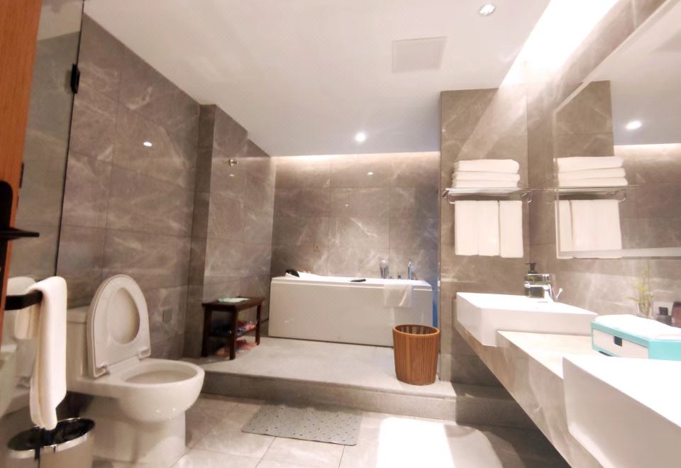 FUZHOU ROYAL HOT SPRING HOTEL & RESORTYunshui Pavilion - Family Villa (Two Bedroom+Outdoor Hot Spring Pool)