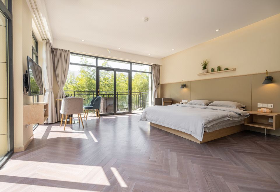 Executive Room - With View (Double Bed)