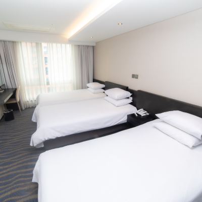 三人間 J-Grand Hotel優惠