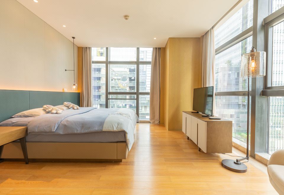 Courtyard Shenzhen BayFamily Suite Planet Theme