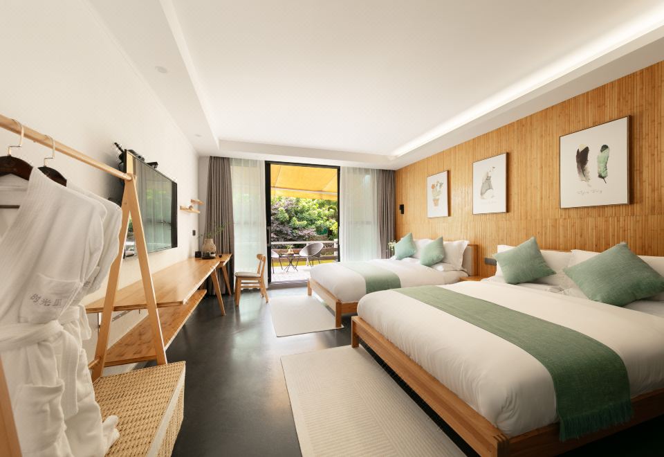 如月·觀魚摸蝦露台水景雙床房