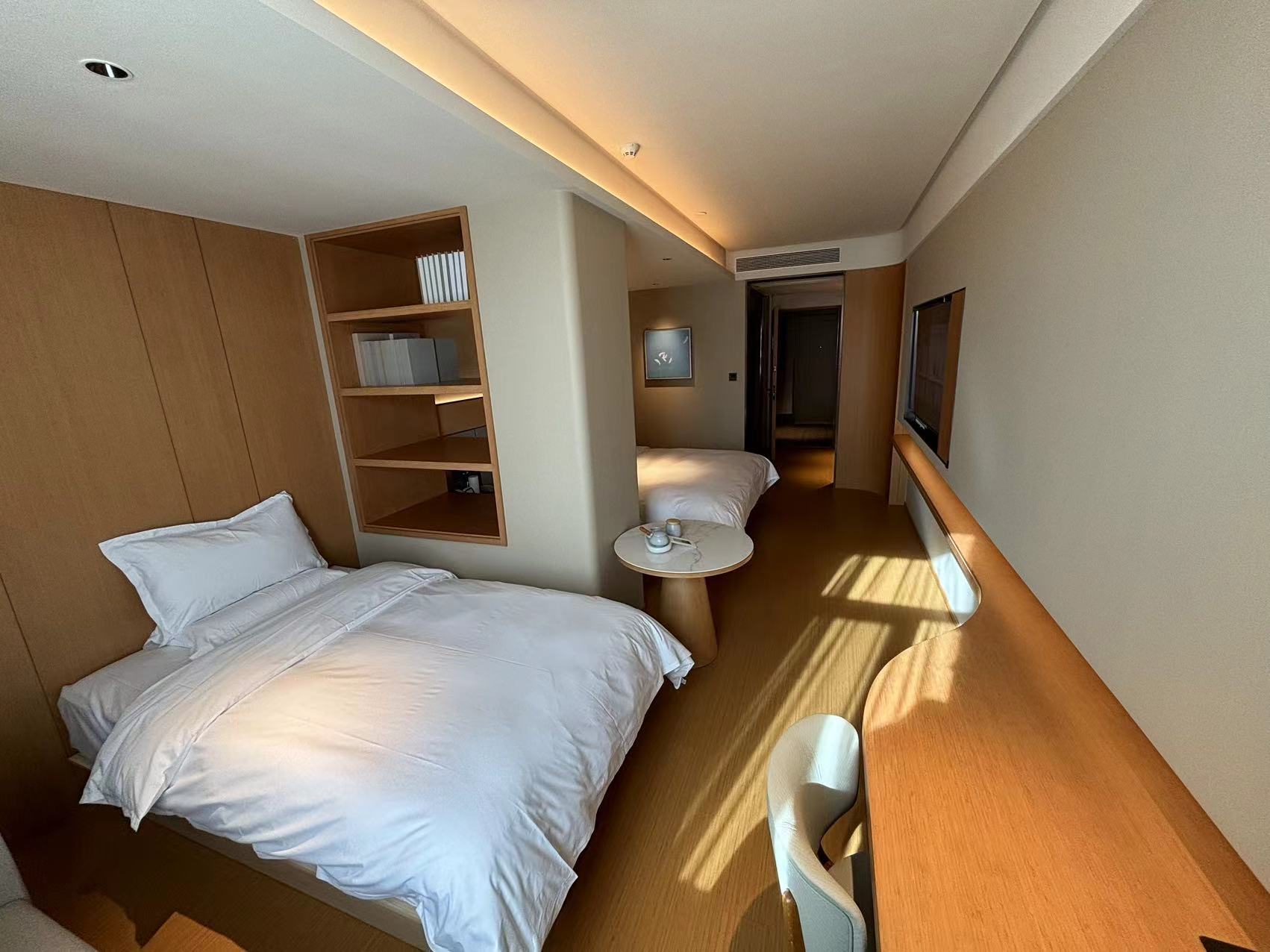 家庭房【投屏电视+迷你冰箱+休闲茶具+小童牙具】