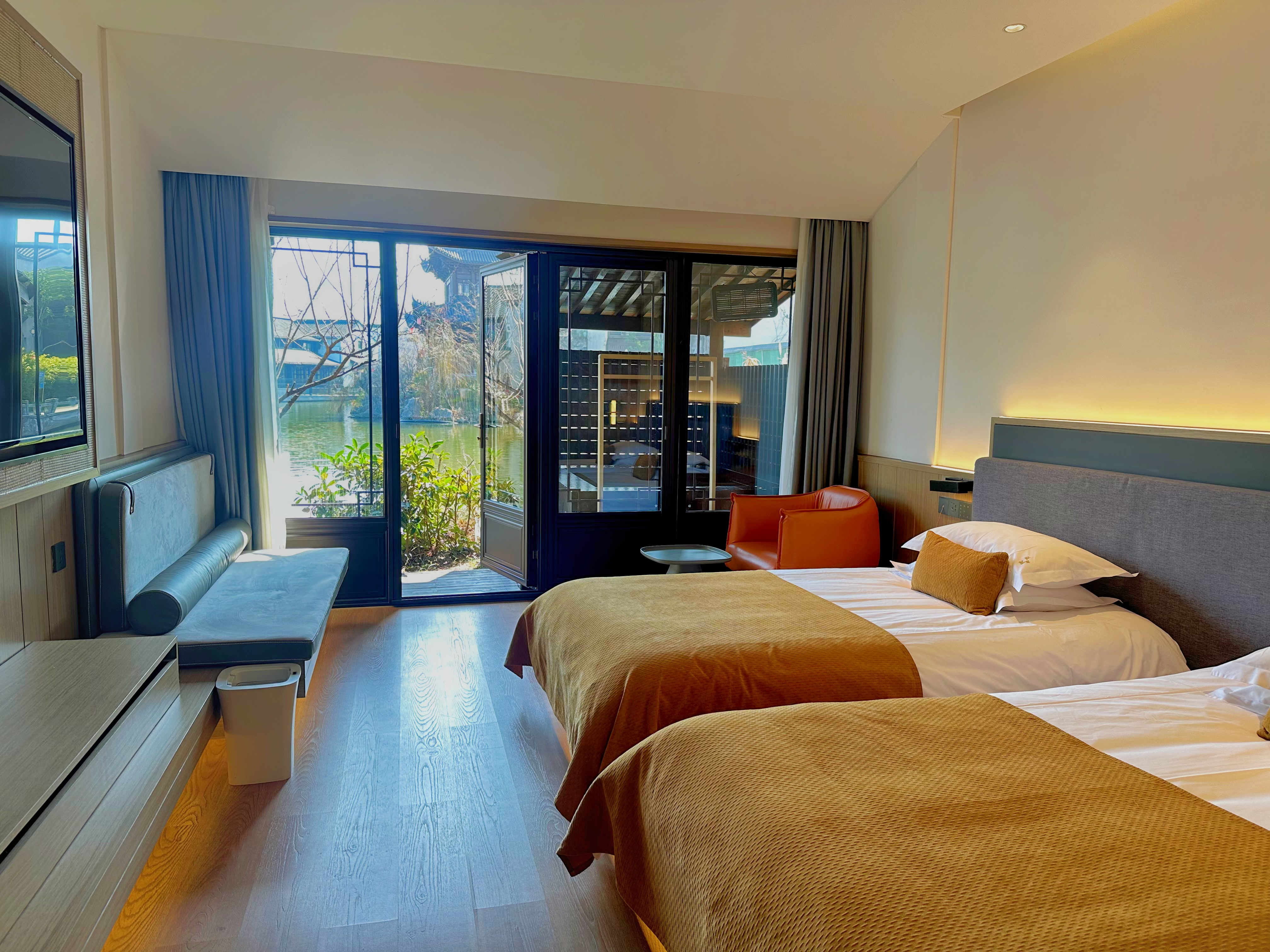 玉带河景庭院恒温私汤房