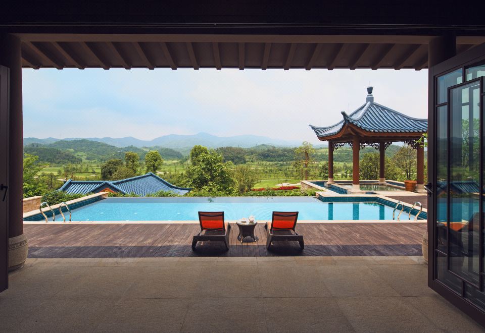 四臥C型別墅-獨立溫泉泡池及泳池