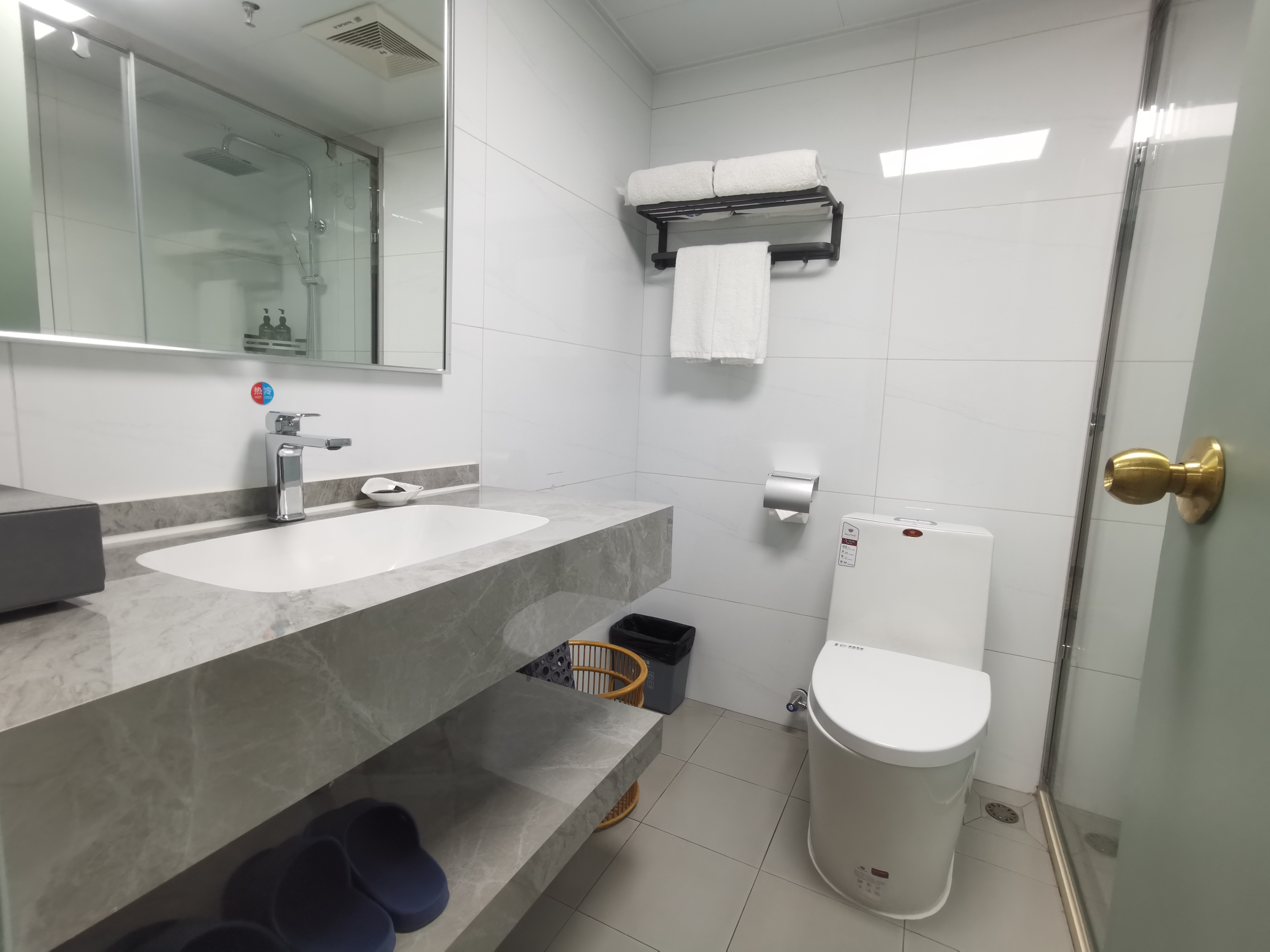 Huahai Hotel (Guangzhou Jiangnanxi changgang Metro Station)惠享|特惠双床房【温馨舒适+新风系统】