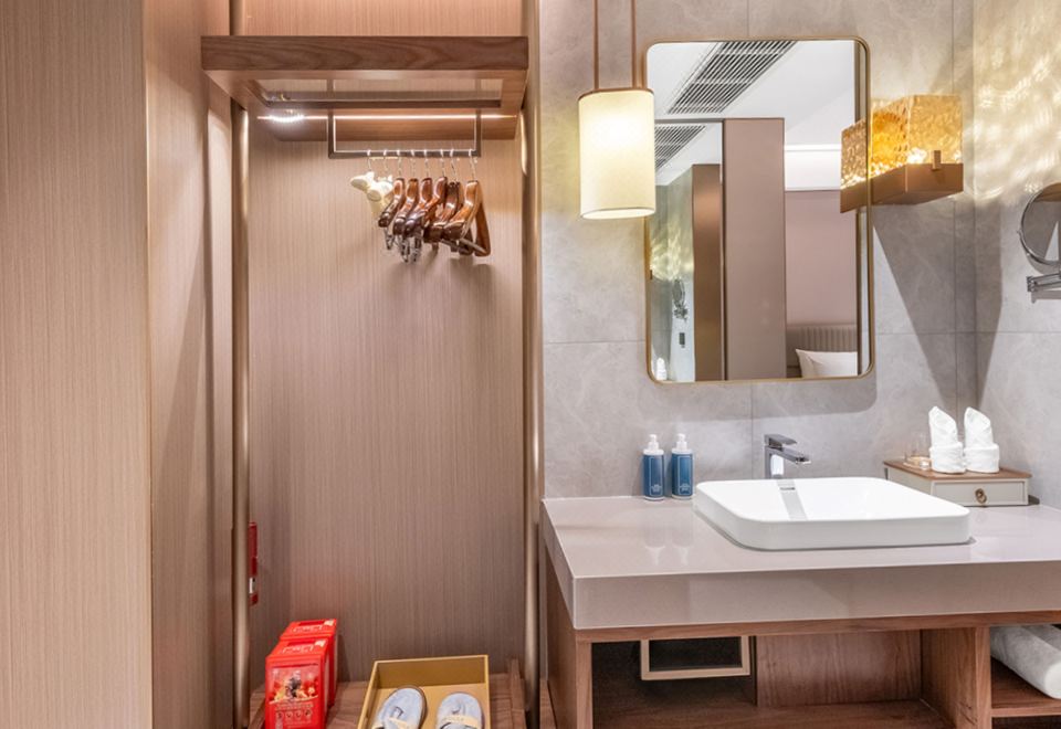 City Room - With View (Double Bed)