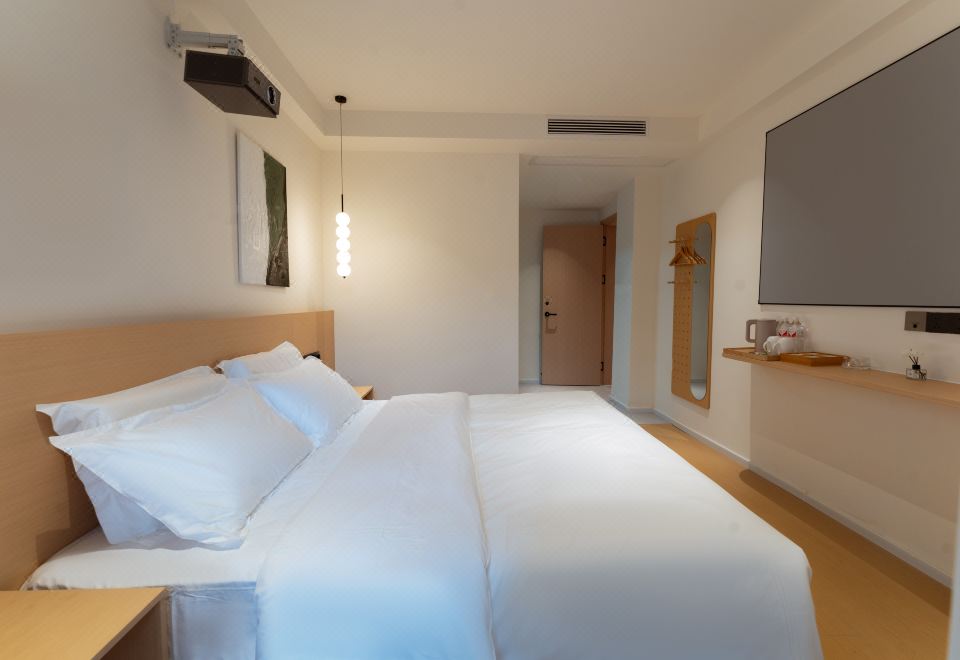 安舍·林韻大床房（獨立陽台·喜臨門乳膠床墊·全屋智能）