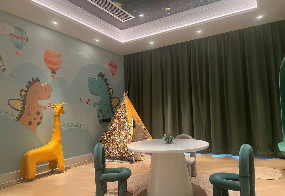 Wangfu Jinke Grand HotelEmerald City Family Theme Room