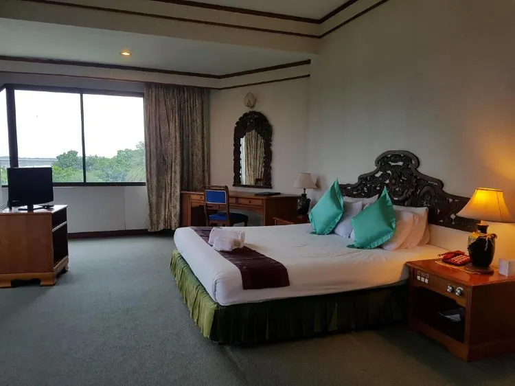 Mekong Premier Suite