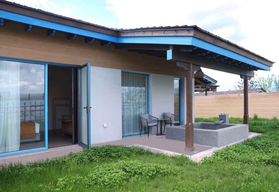 Grassland View Twin Room