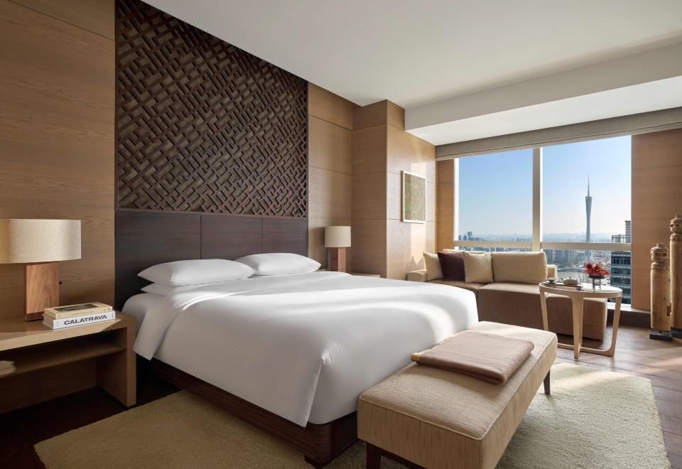 柏悅江景豪華套房（大床）