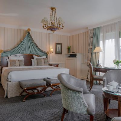 Junior Suite Avenue Hôtel Napoleon Paris Promo Code